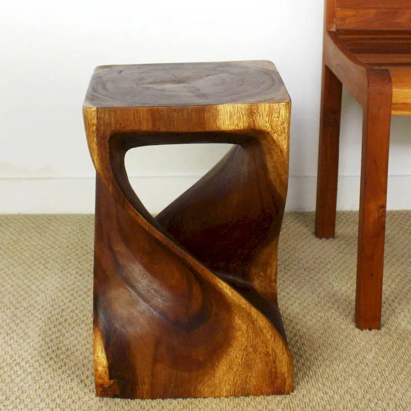 Tabouret tournant en bois 12 X 12 X 18 po. Noyer huilé