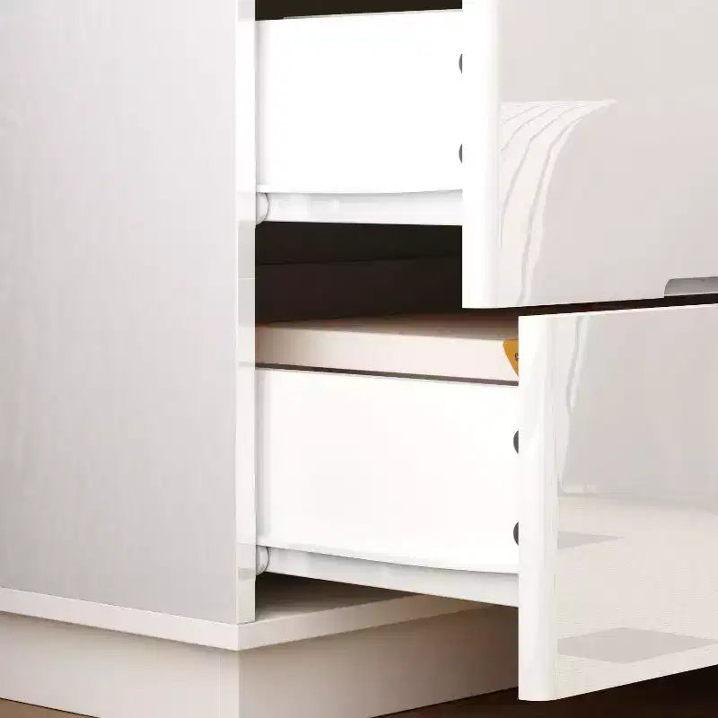 Commode moderne à 5 tiroirs Famapy, finition brillante, avec éclairage inférieur