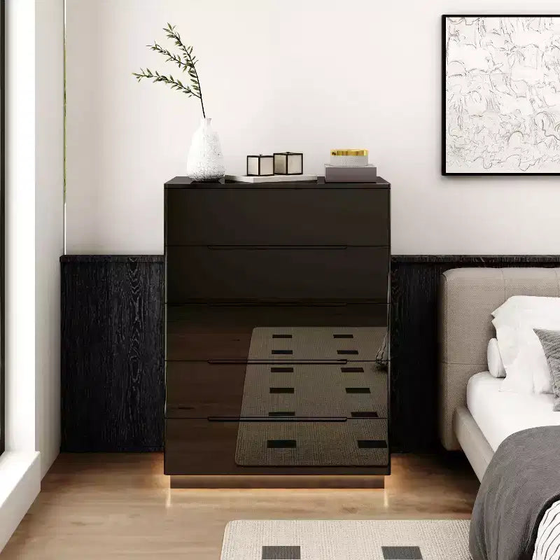 Commode moderne à 5 tiroirs Famapy, finition brillante, avec éclairage inférieur