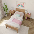 Cadre de lit jumeau Max & Lily, plateforme classique en bois massif avec tête de lit à panneaux pour enfants