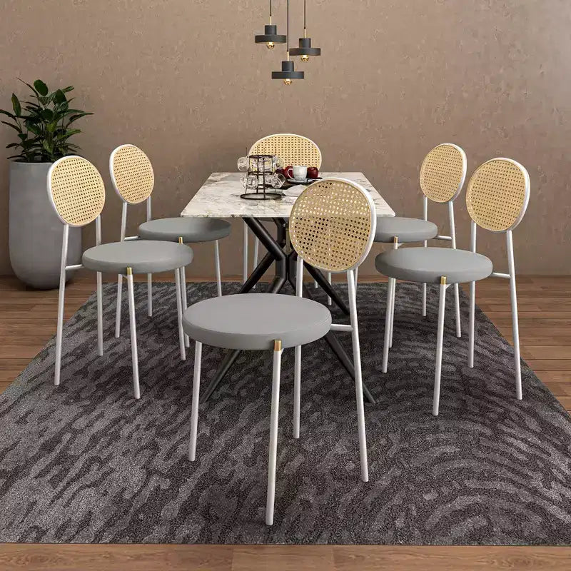 Chaise de salle à manger en velours LeisureMod Euston – Chaise à dossier ouvert en rotin avec base en acier inoxydable, assise moderne confortable pour cuisine, salle à manger, café
