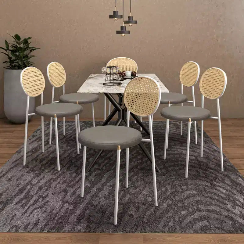 Chaise de salle à manger en velours LeisureMod Euston – Chaise à dossier ouvert en rotin avec base en acier inoxydable, assise moderne confortable pour cuisine, salle à manger, café
