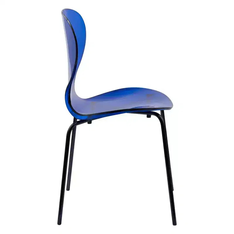 LeisureMod Oyster Chaises de salle à manger transparentes (Lot de 4) - Design incurvé empilable avec pieds en acier inoxydable noir pour cuisine ou salle à manger