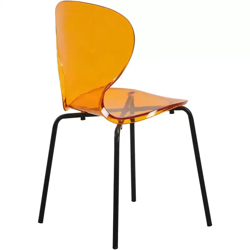 LeisureMod Oyster Chaises de salle à manger transparentes (Lot de 4) - Design incurvé empilable avec pieds en acier inoxydable noir pour cuisine ou salle à manger