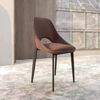 LeisureMod Amalfi Collection, lot de 2 chaises de salle à manger rembourrées. Design à dossier ouvert incurvé avec pieds en fer thermolaqué pour cuisine et salle à manger.