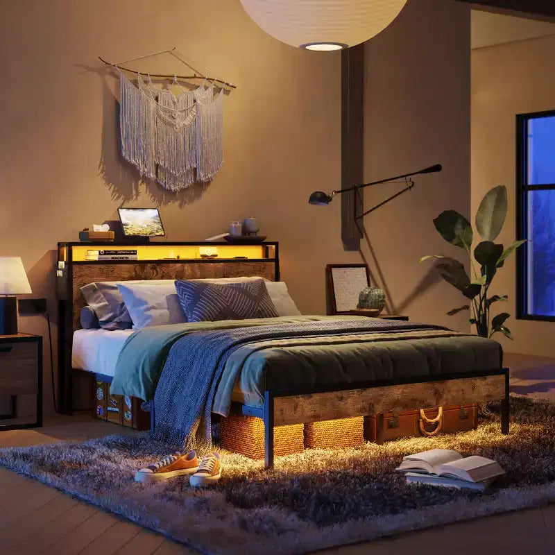 Cadre de lit Bestier Queen avec tête de lit, plateforme à deux lumières LED en métal avec station de recharge et rangement à 2 niveaux, antidérapant, sans bruit