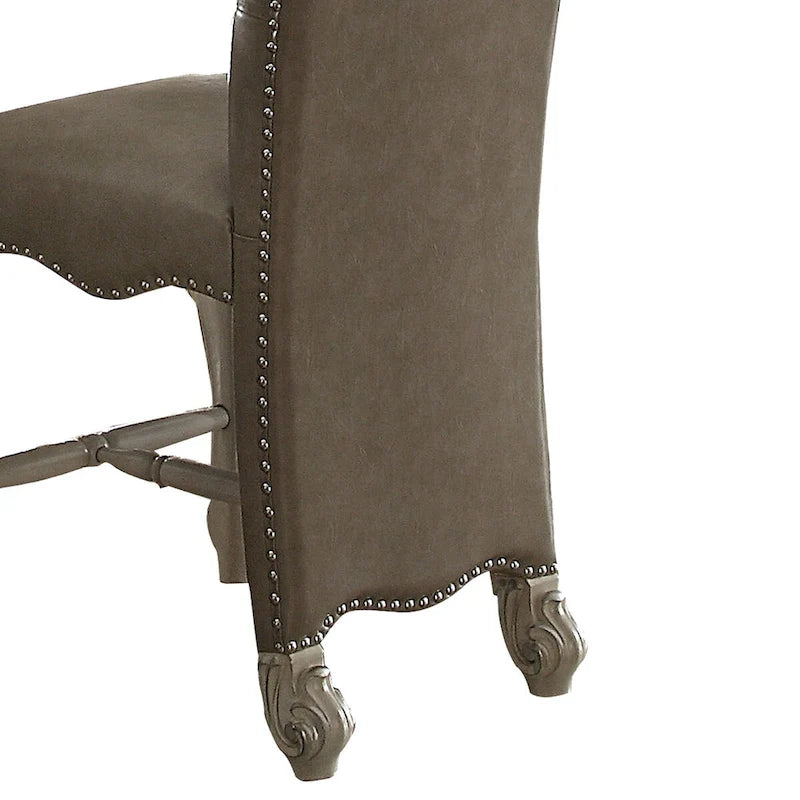 Chaise de comptoir en bois, garnie de similicuir et de clous décoratifs, gris et blanc