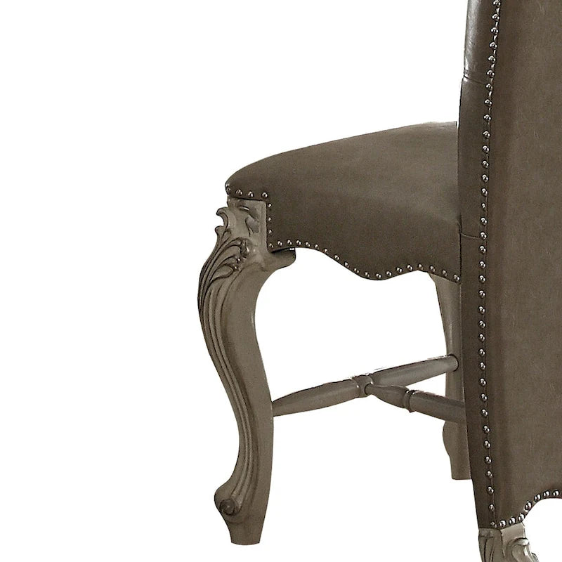 Chaise de comptoir en bois, garnie de similicuir et de clous décoratifs, gris et blanc