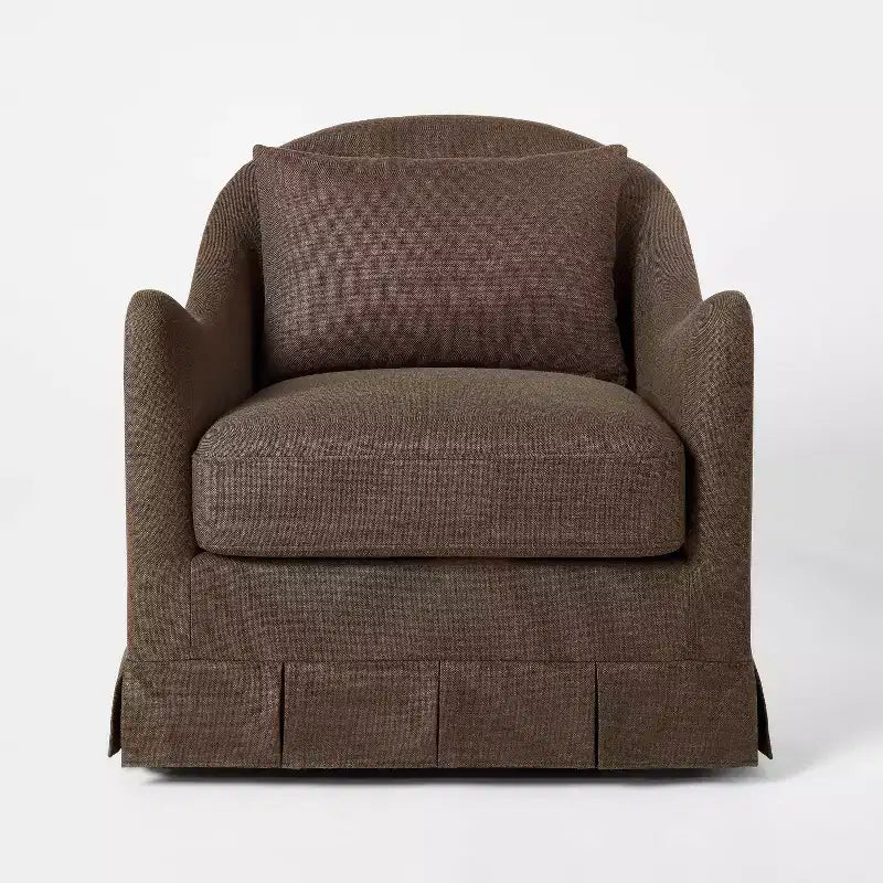 Fauteuil pivotant et planeur à plis creux rembourré – Threshold conçu avec Studio McGee