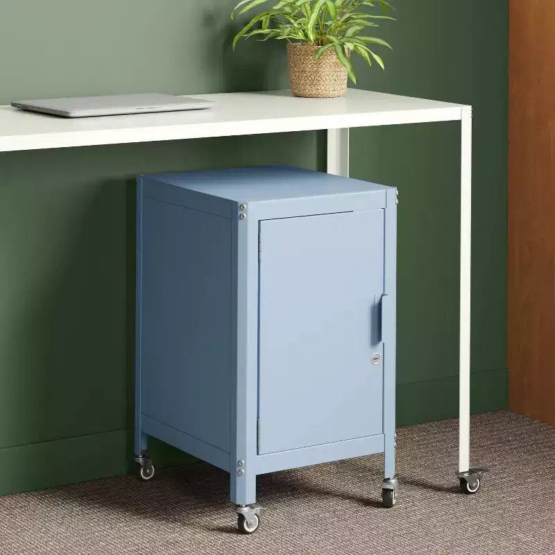 Armoire de rangement à roulettes en métal avec serrure – Room Essentials