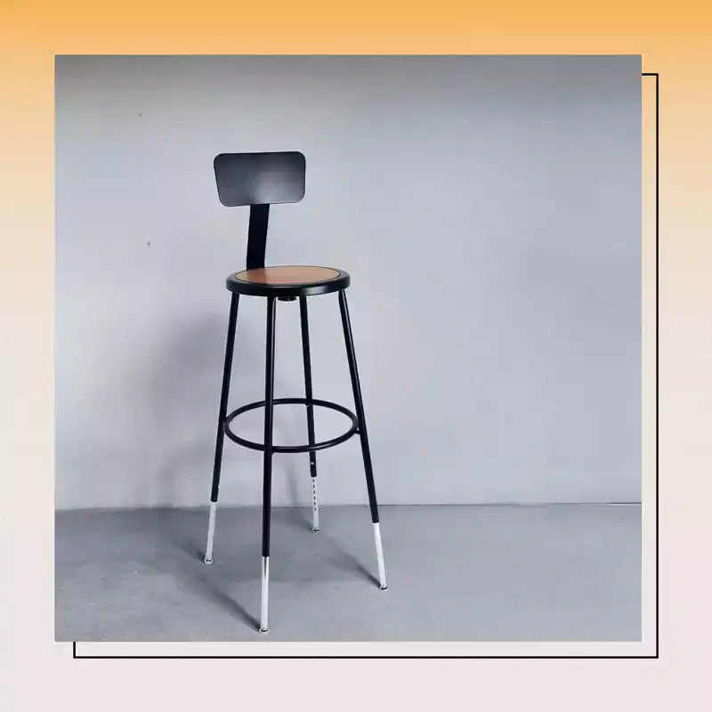 Tabouret en acier avec dossier collection Felix Hampden Furnishings 32-39 po