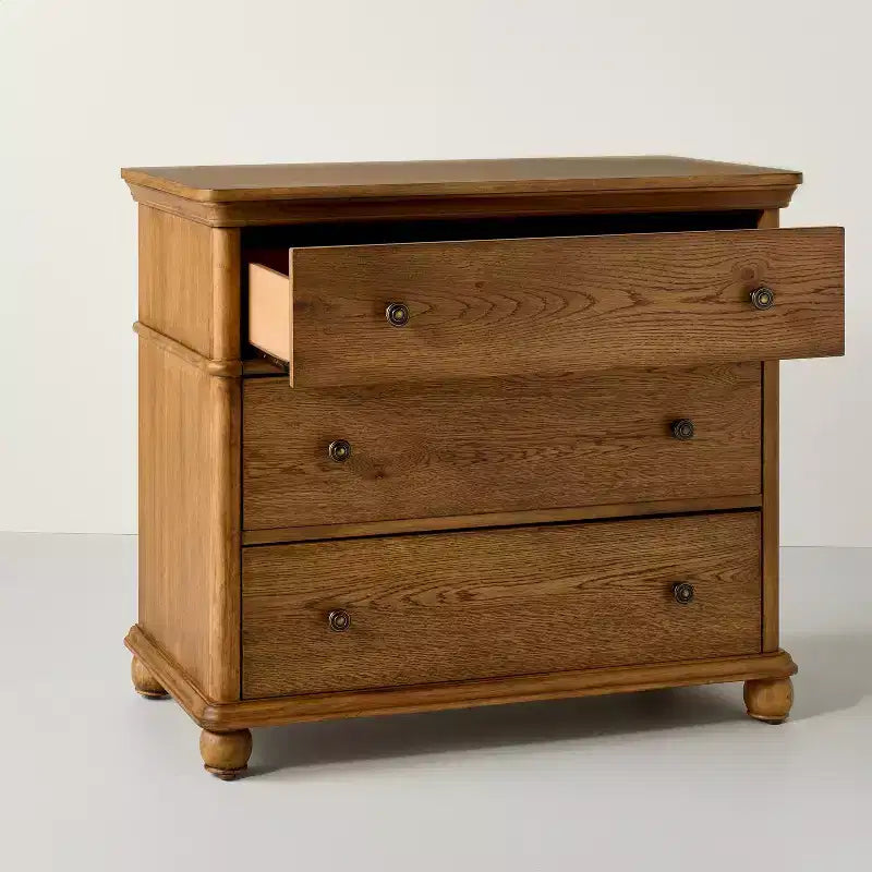 Commode verticale classique à 3 tiroirs en bois – Hearth & Hand avec Magnolia